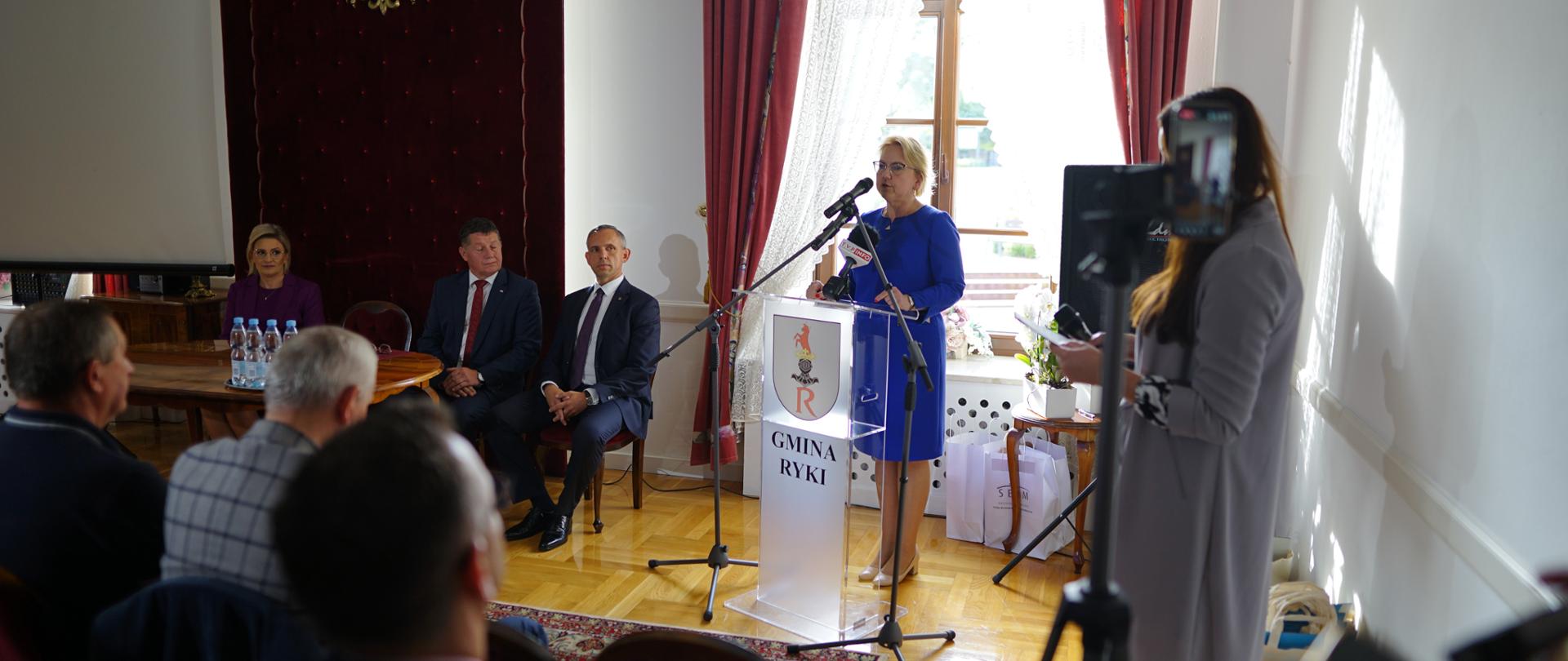 Minister Anna Moskwa przemawia