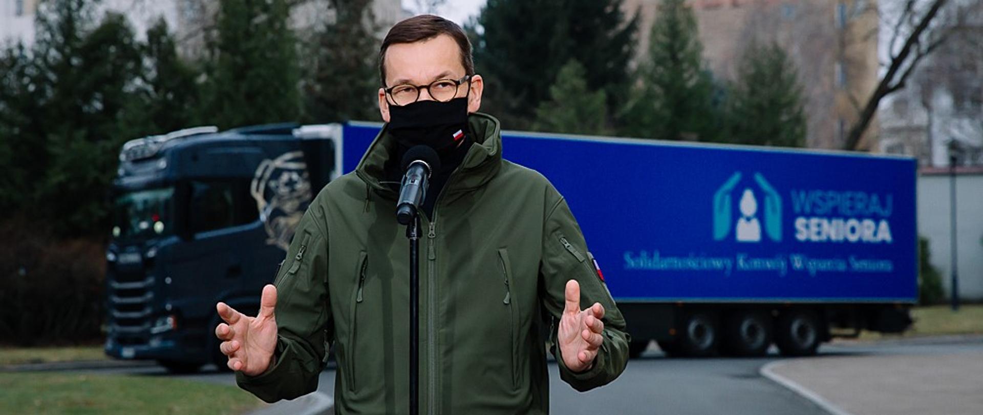 Premier Mateusz Morawiecki podczas konferencji.