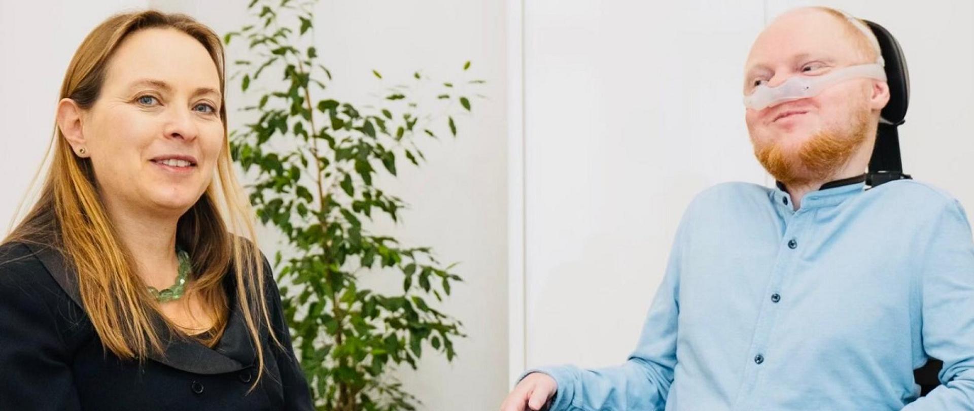 Minister funduszy i polityki regionalnej Katarzyna Pełczyńska-Nałęcz i Pełnomocnik Rządu do Spraw Osób Niepełnosprawnych Łukasz Krasoń