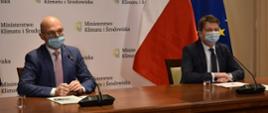 Minister klimatu i środowiska Michał Kurtyka oraz wiceprezes Narodowego Funduszu Ochrony Środowiska i Gospodarki Wodnej Artur Lorkowski