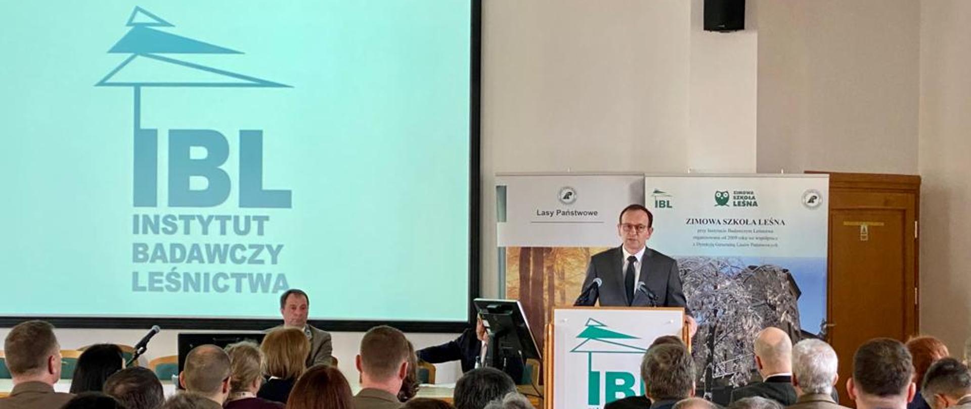 Wiceminister Edward Siarka podczas XIII Sesji Zimowej Szkoły Leśnej