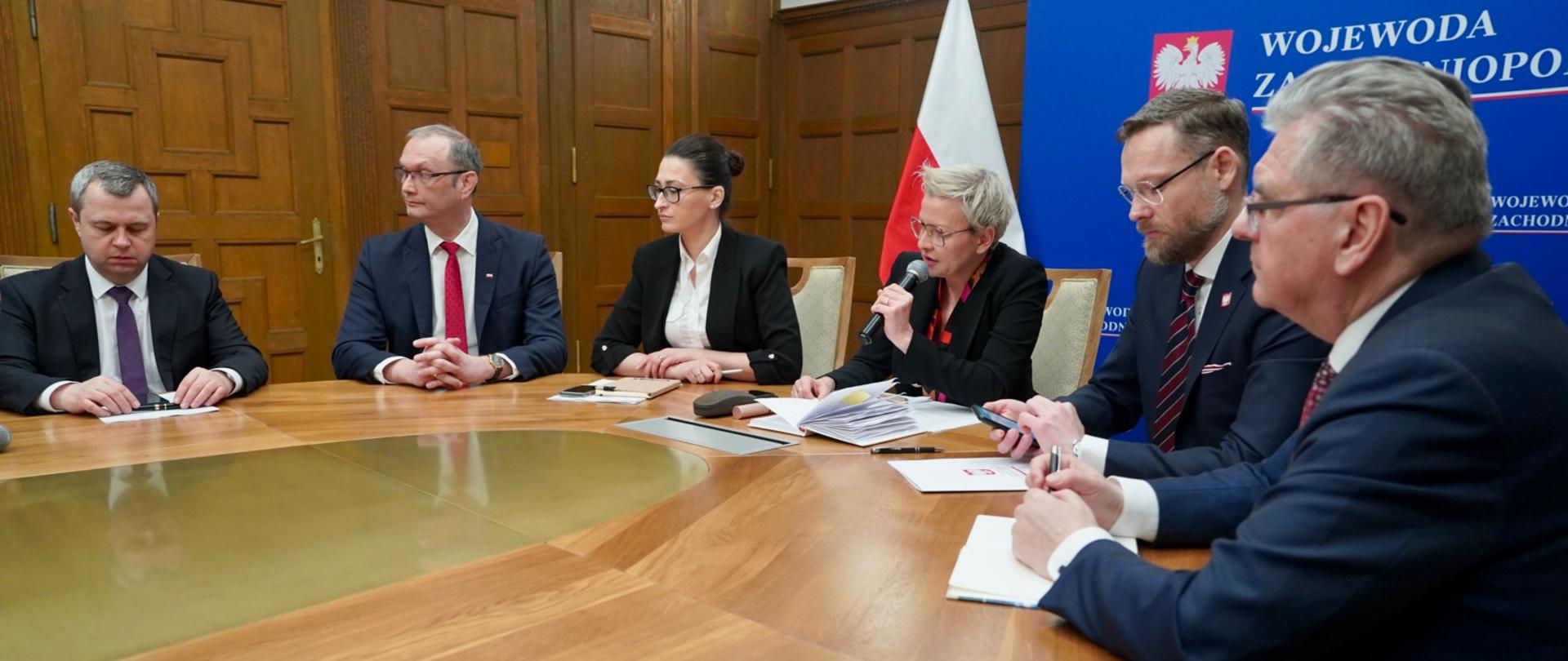 Spotkanie nt. zabezpieczenia mieszkańców miasta Białogard przed utratą ciepła z udziałem strony rządowej i samorządu