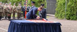 Uroczystość nadania sztandaru Aresztowi Śledczemu w Warszawie- Służewcu