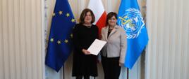 Minister Izabela Leszczyna z prof. Janiną Stępińską
