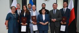 zdjęcie z uroczystości przyznania stypendiów dla studentów medycyny