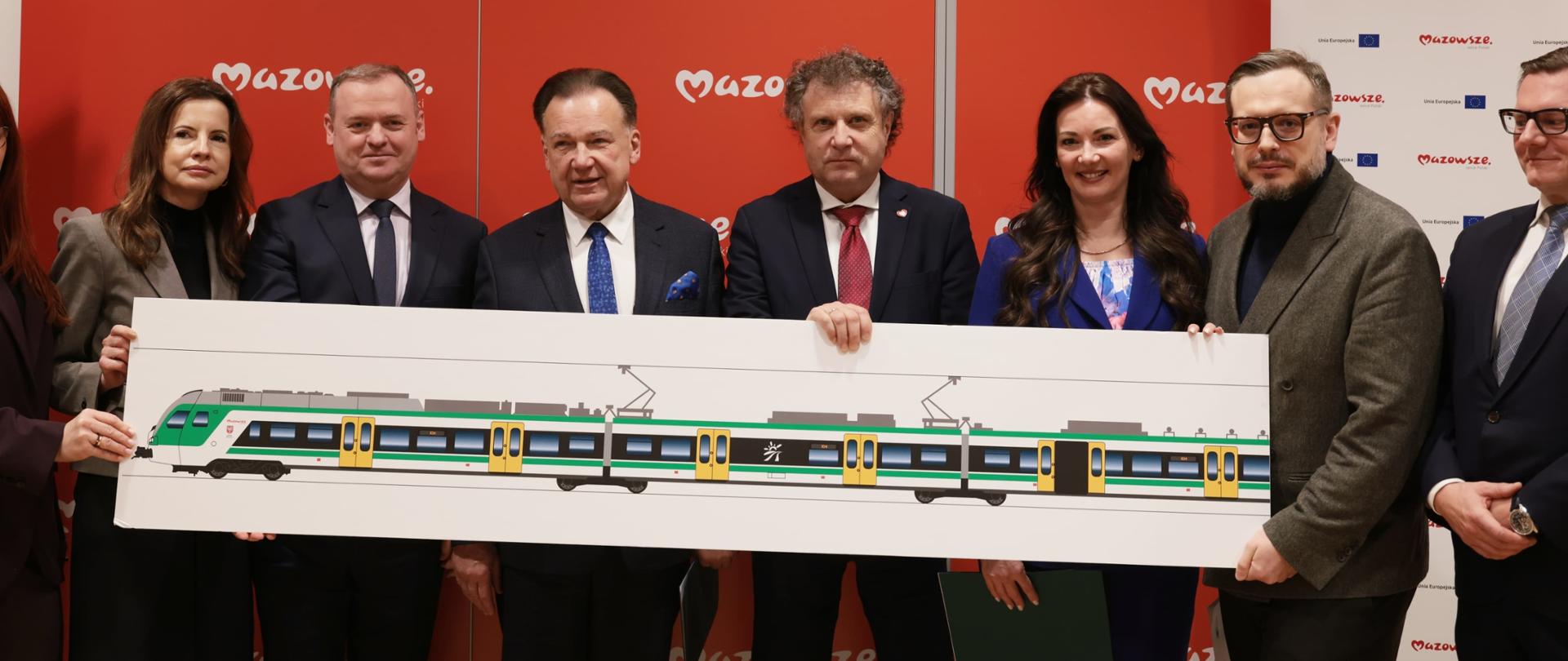 Na zdjęciu wiceminister Jacek Karnowski w towarzystwie innych uczestników spotkania