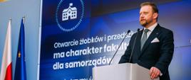 Minister Łukasz Szumowski podczas przemówienia.