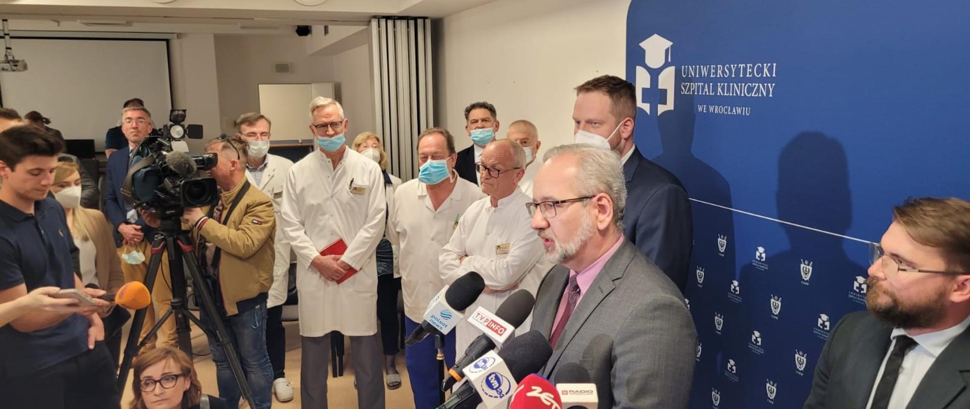 Zdjęcie ze spotkania w szpitalu klinicznym we Wrocławiu