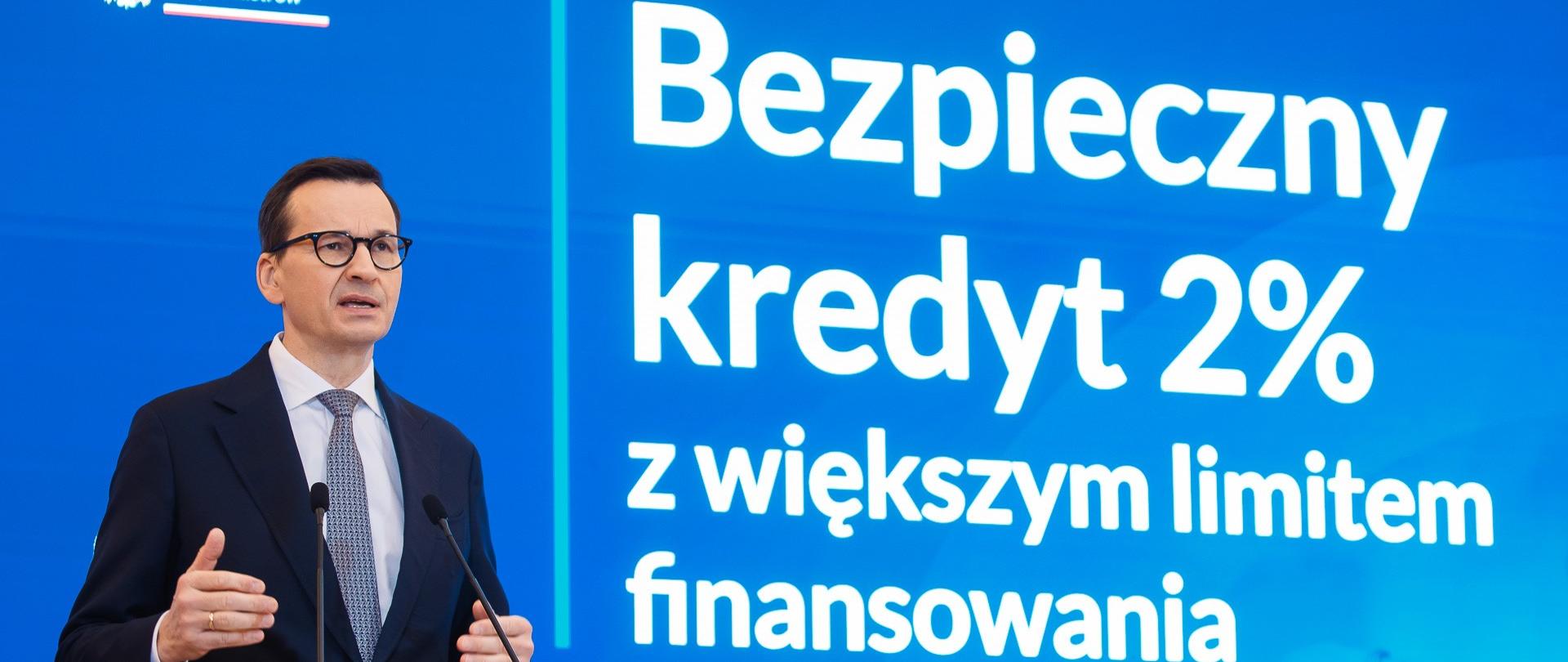 Premier Mateusz Morawiecki podczas konferencji.