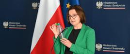 Wiceministra Anita Sowińska w trakcie konferencji prasowej