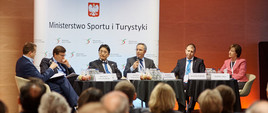 Przemówienia Komitetu Turystyki