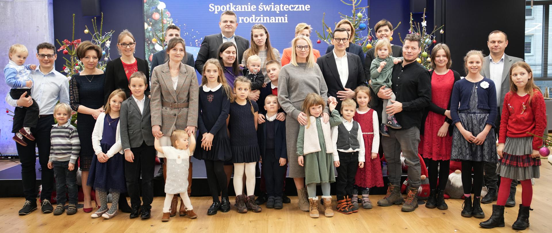 Premier_Mateusz_Morawiecki_i_Minister_Marlena_Maląg