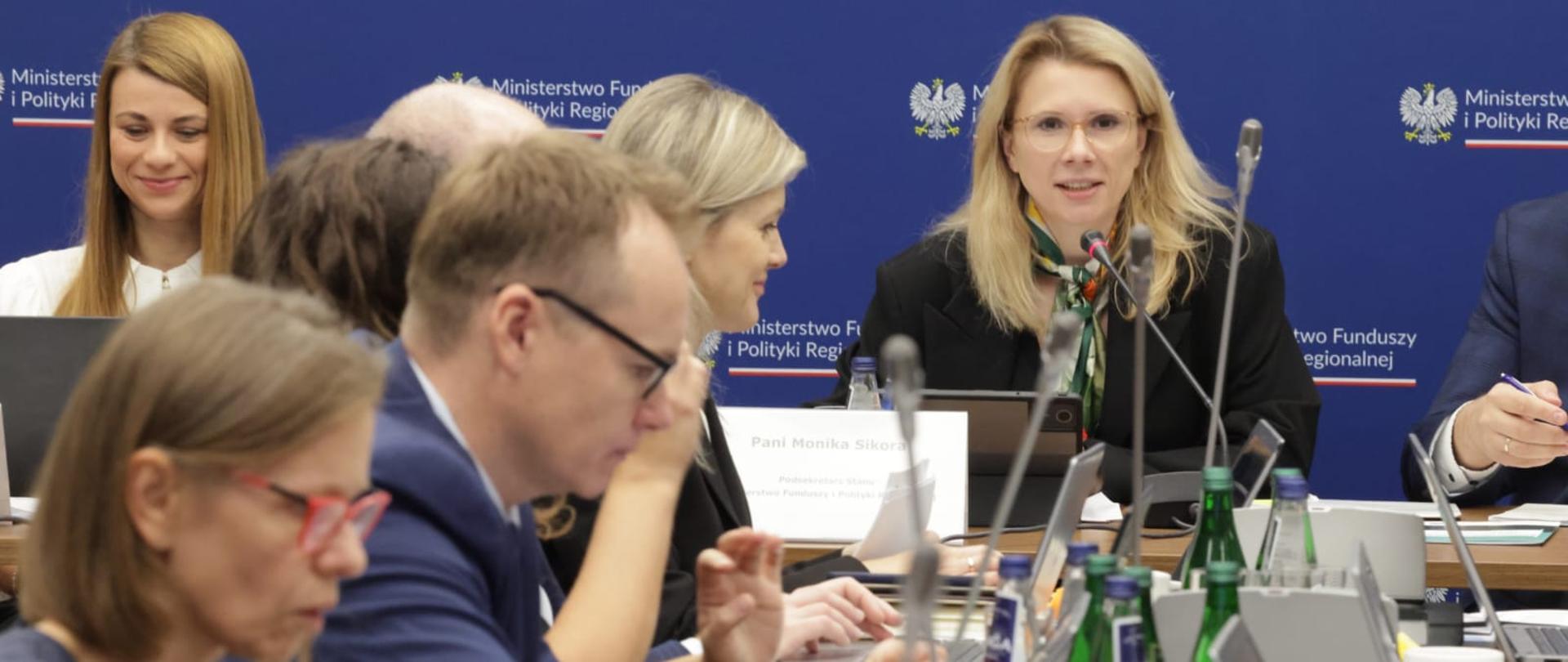 Fundusze społeczne na pomoc, mieszkalnictwo i edukację 