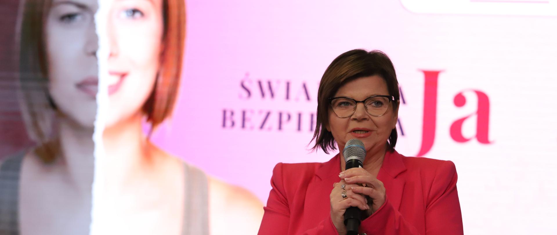min. Izabela Leszczyna