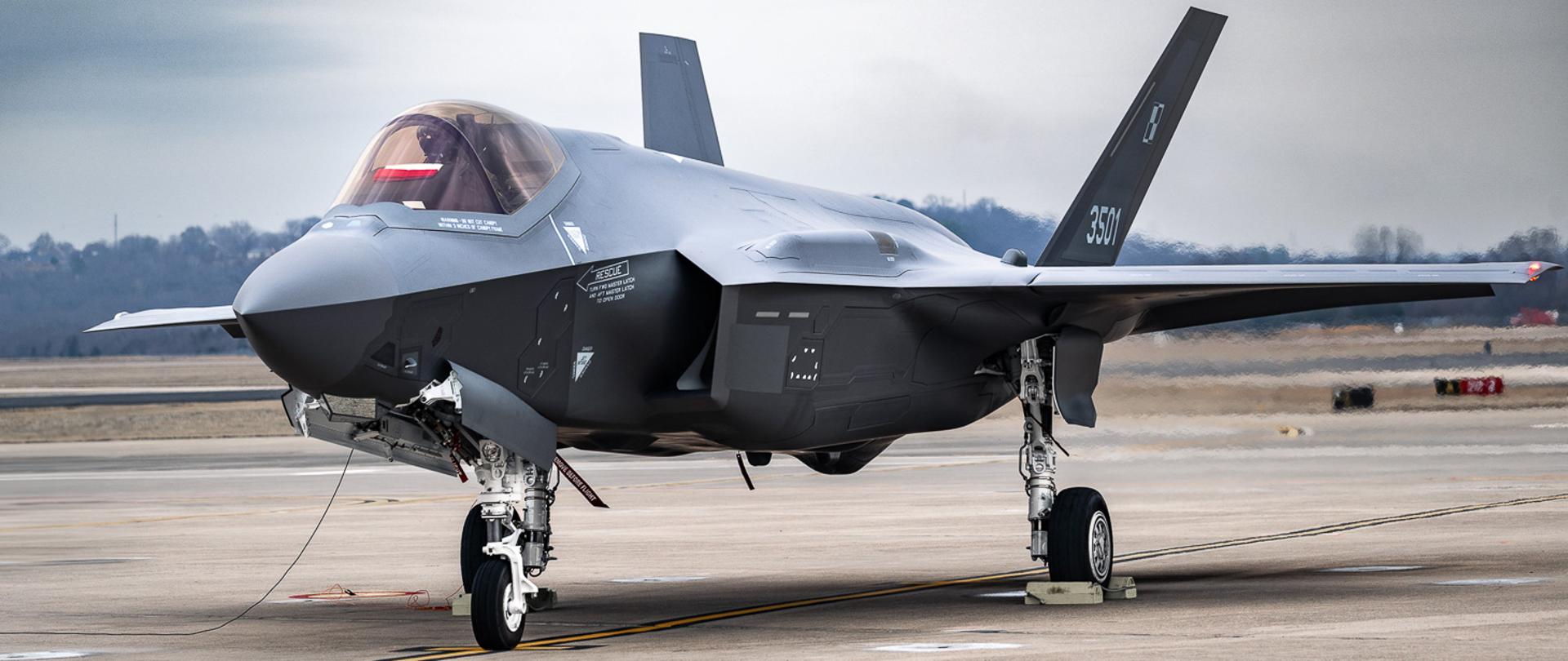 F35
