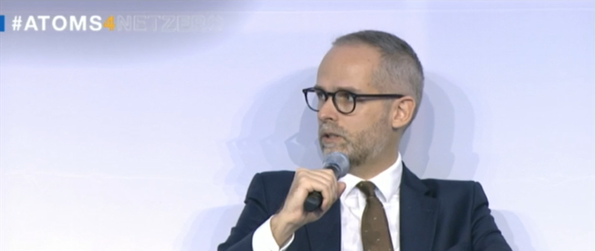 Wiceminister Adam Guibourgé-Czetwertyński podczas 2. Międzynarodowej Konferencji o Zmianach Klimatu i Roli Energii Jądrowej: Atoms4NetZero