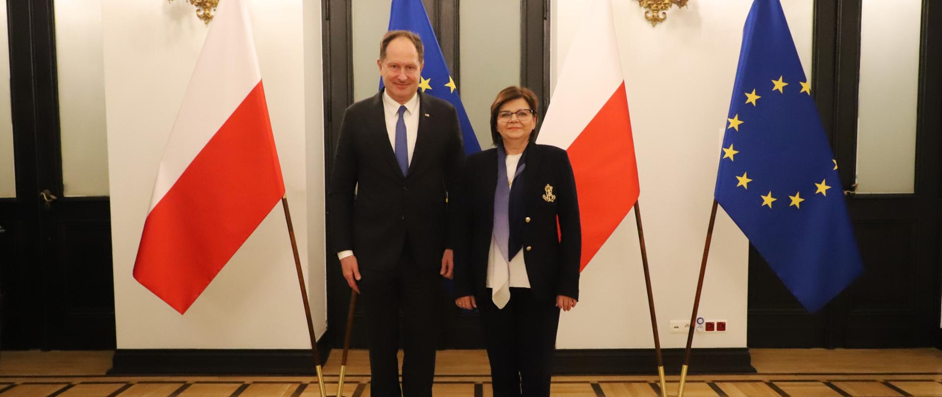 Zdjęcie ze spotkania minister zdrowia Izabeli Leszczyny z ambasadorem USA Markiem Brzezińskim 