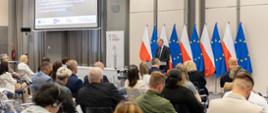 Wiceminister Czesław Mroczek przemawiający do uczestników konferencji.
