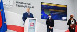 Zdjęcie z konferencji Ministra Edukacji i Nauki i Dyrektora CKE na temat próbnych egzaminów 2020/2021