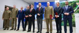 11 maja 2026 r. w Warszawie, Władysław Kosiniak - Kamysz wicepremier - minister obrony narodowej wraz z ministrem infrastruktury Dariuszem Klimczakiem wzięli udział w podpisaniu porozumienia pomiędzy MON i PKP Cargo o współpracy w obszarze kolejowego transportu wojskowego. Fot. Krzysztof Niedziela/MON
