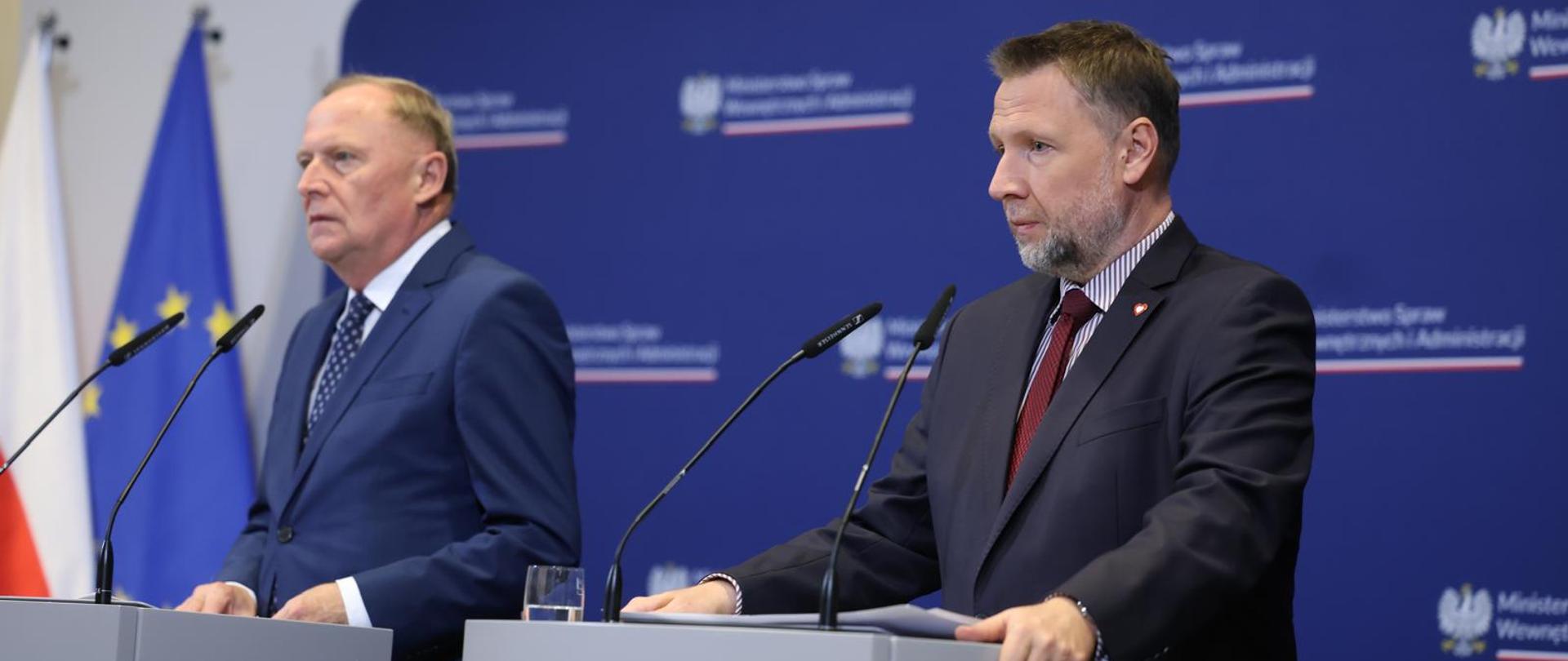 Briefing prasowy szefa MSWiA Marcina Kierwińskiego i wiceministra Czesława Mroczka