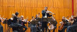 25.02 br. w głównej sali belgradzkiej filharmonii odbył się koncert humanitarny na rzecz Ukrainy, którego organizatorami były ambasady Ukrainy, Wielkiej Brytanii, Polski, Kanady, Norwegii, USA oraz Delegatura UE.