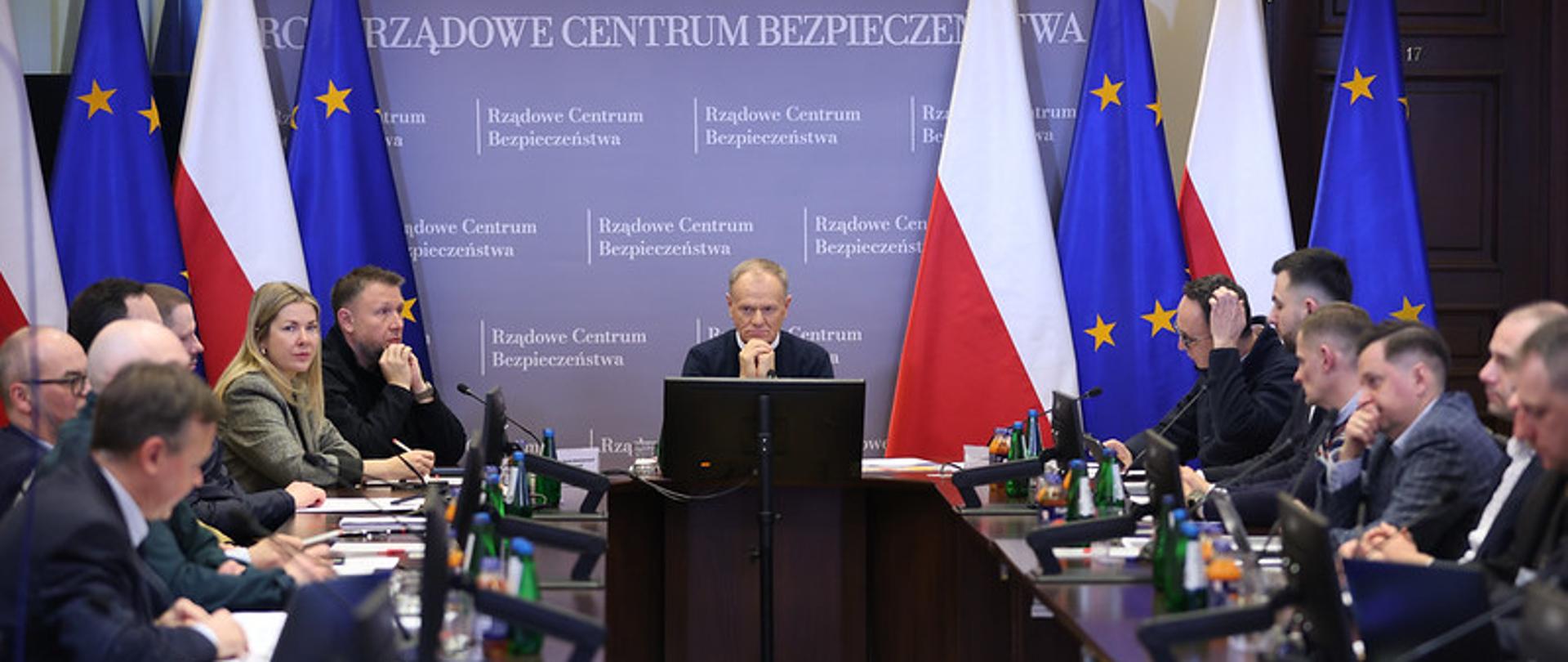 Posiedzenie sztabu kryzysowego z udziałem Premiera Donalda Tuska