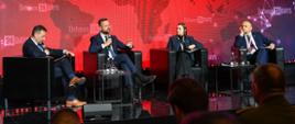 6 maja 2025 r. w Warszawie na stadionie PGE Narodowy, Władysław Kosiniak-Kamysz wicepremier-minister obrony narodowej wziął udział w otwarciu konferencji Defence24 Days oraz w panelu "Nowe fundamenty systemu obronnego. ReArm Europe szansą na zbrojeniową niezależność". Fot. plut. Wojciech Król/MON