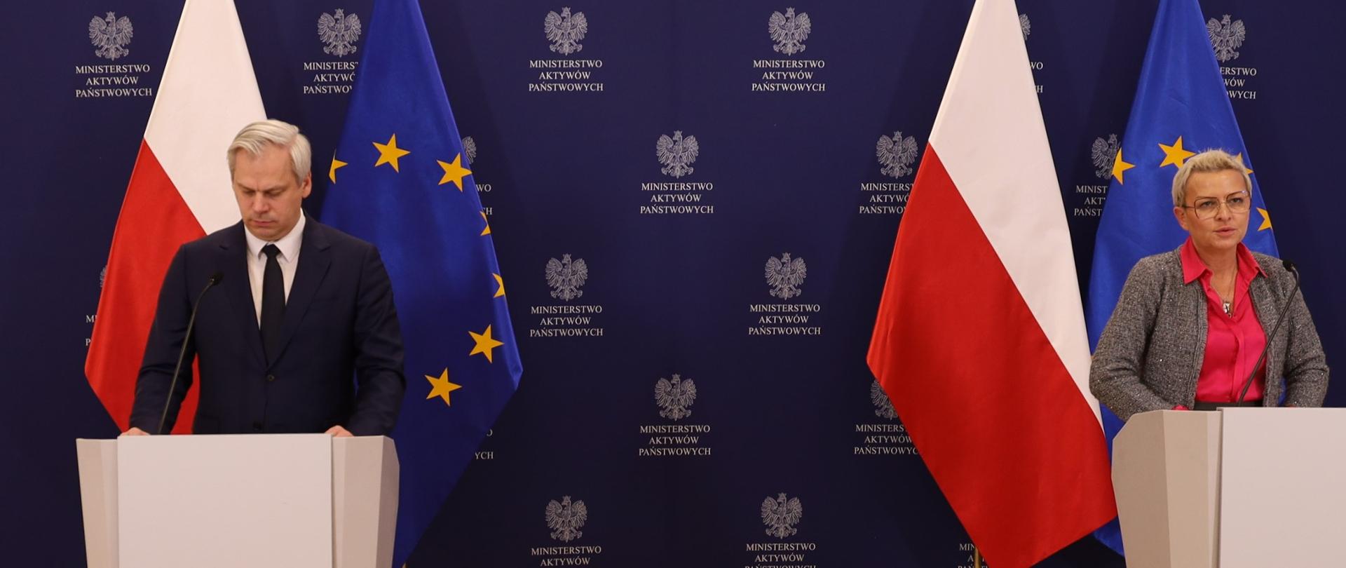 Wiceminister aktywów państwowych Karol Rabenda i wiceminister klimatu i środowiska Anna Łukaszewska-Trzeciakowska