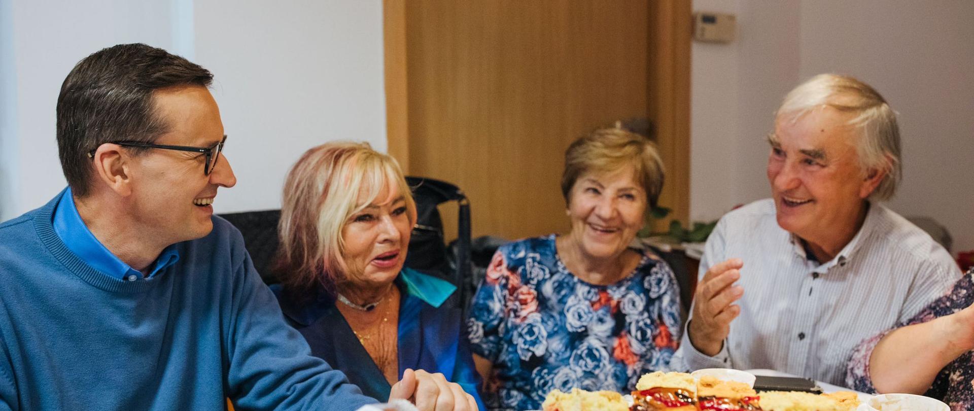 Premier Mateusz Morawiecki podczas spotkania z seniorami w Bielsku-Białej.