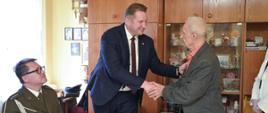 Wizyta ministra Przemysława Czarnka u powstańca Jerzego Filipowicza