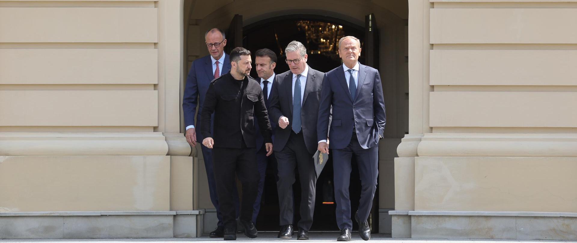 Koalicja chętnych - Premier D. Tusk, Premier K. Starmer, Prezydent E. Macron, Kanclerz F. Merz, Prezydent W. Zełenski, Premier K. Starmer
