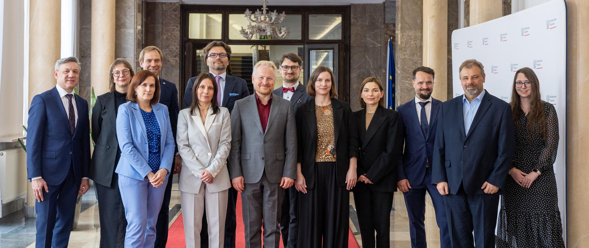 Powołani członkowie i członkinie Rady do spraw Opodatkowania Wyrównawczego.