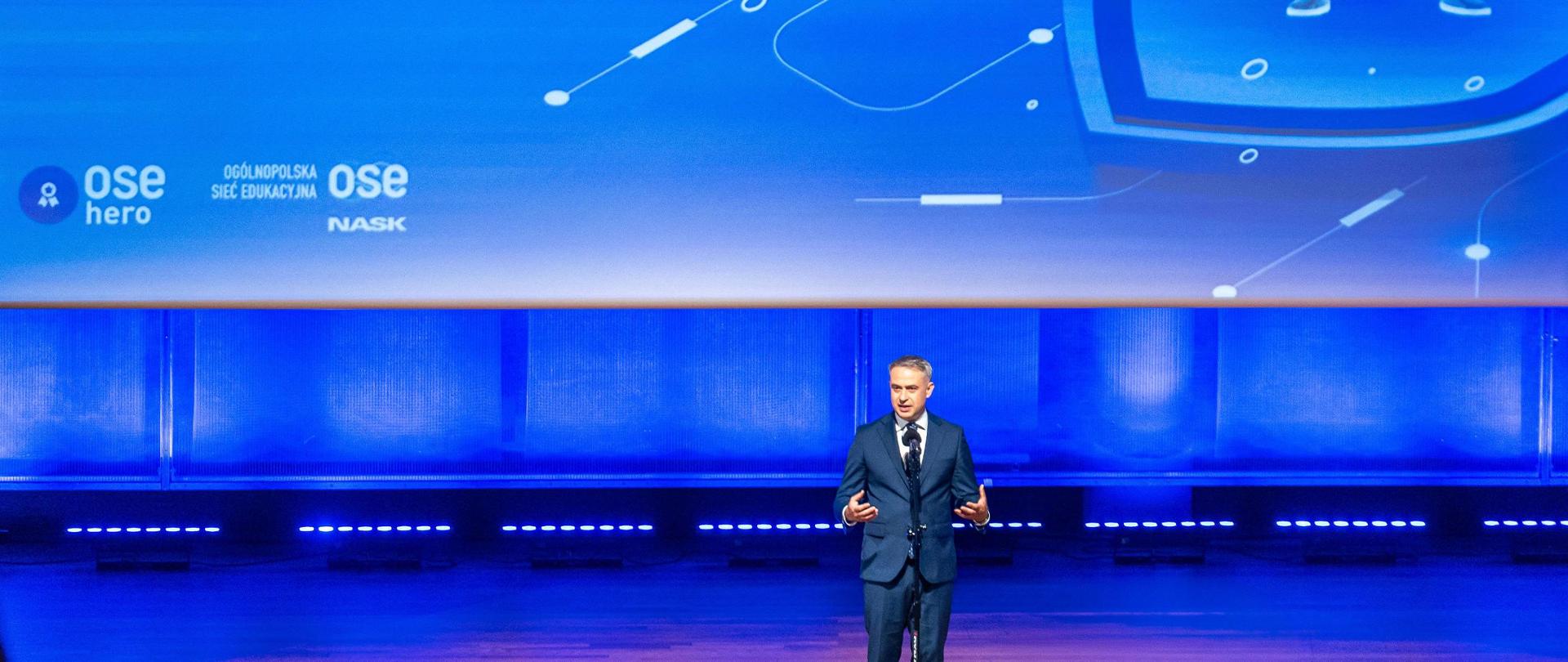 OSEhero - największy w Polsce projekt edukacyjny dla nauczycieli o bezpieczeństwie w sieci
