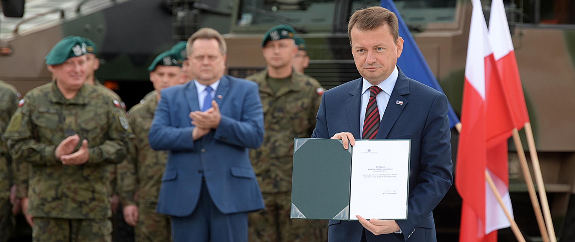12 lipca br., w koszarach 14. Suwalskiego Dywizjonu Artylerii Przeciwpancernej, Mariusz Błaszczak minister obrony narodowej wziął udział w odprawie nt. rozwoju jednostki i garnizonu. Szef MON ogłosił decyzję o przeformowaniu 14. Suwalskiego Dywizjonu Artylerii Przeciwpancernej w 14. Suwalski Pułk Przeciwpancerny.