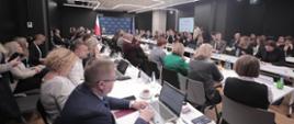 Wiceminister Jacek Karnowski podczas debaty