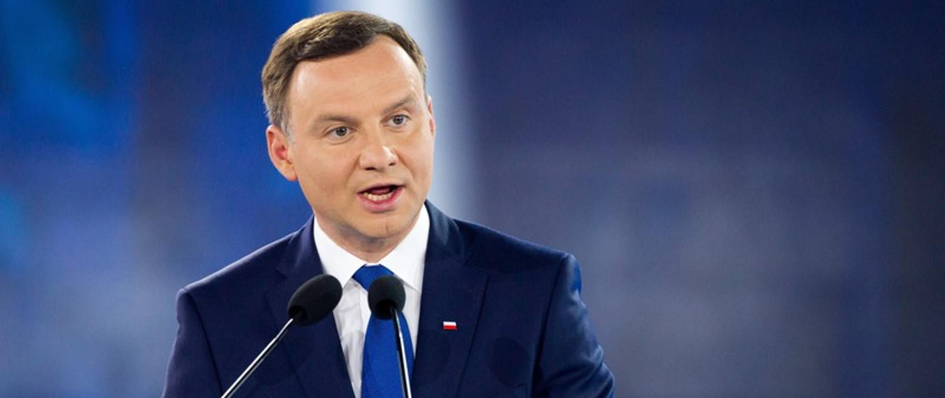 Jako Polacy jesteśmy dumni, że 10 września 2023 roku rodzina Ulmów, naszych rodaków, zostanie włączona w poczet błogosławionych Kościoła katolickiego. Znaczenie tego wydarzenia wykracza poza wymiar religijny. Będzie to również hołd dla bohaterów uosabiających najwyższe ideały człowieczeństwa. - pisze Andrzej Duda, Prezydent RP.