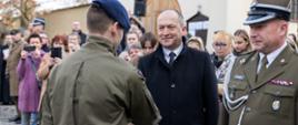 Ślubowanie Oddziału Przygotowania Wojskowego w Kłobucku z udziałem sekretarza stanu Henryka Kiepury
