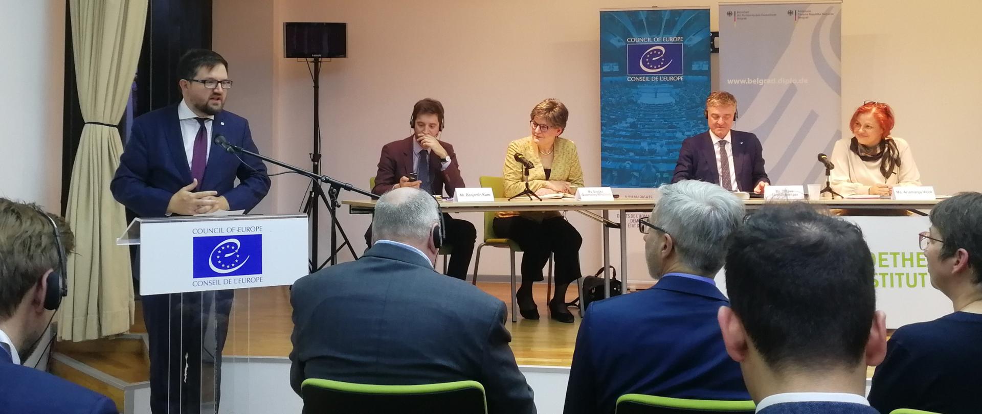 Ambasada RP w Belgradzie była wraz z przedstawicielstwem Rady Europy oraz placówkami dyplomatycznymi Niemiec, Francji i Szwajcarii współorganizatorem II sympozjum naukowego poświęconego nauczaniu historii w kontekście pojednania historycznego krajów bałkańskich. 