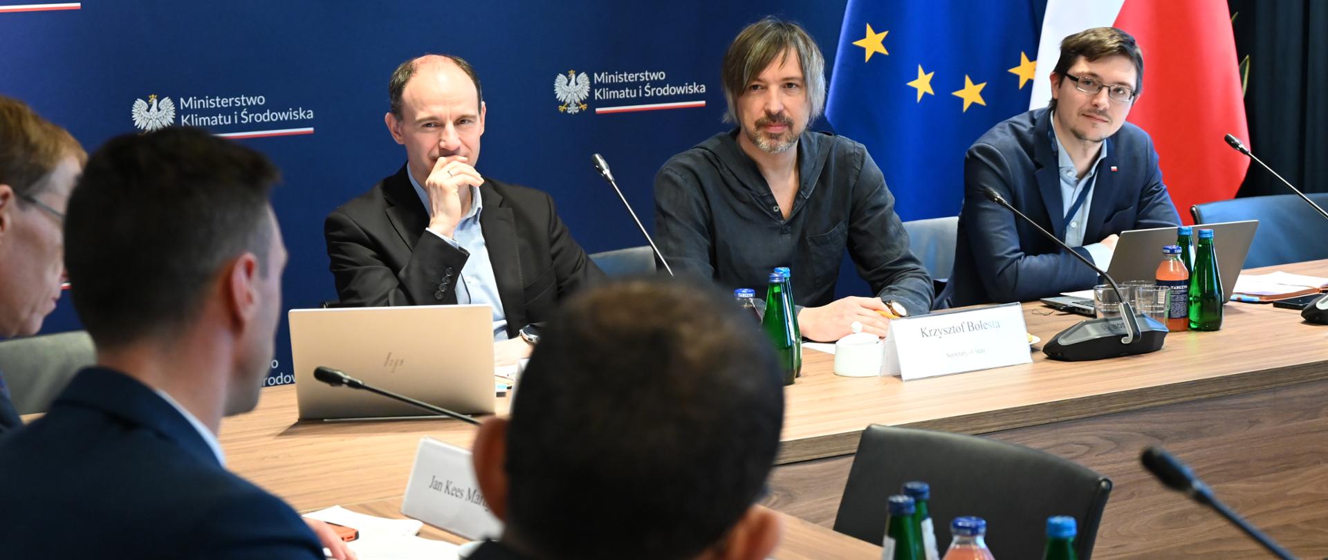 Spotkanie wiceministra Krzysztofa Bolesty i przedstawicieli resortu z ekspertami z Międzynarodowego Funduszu Walutowego.