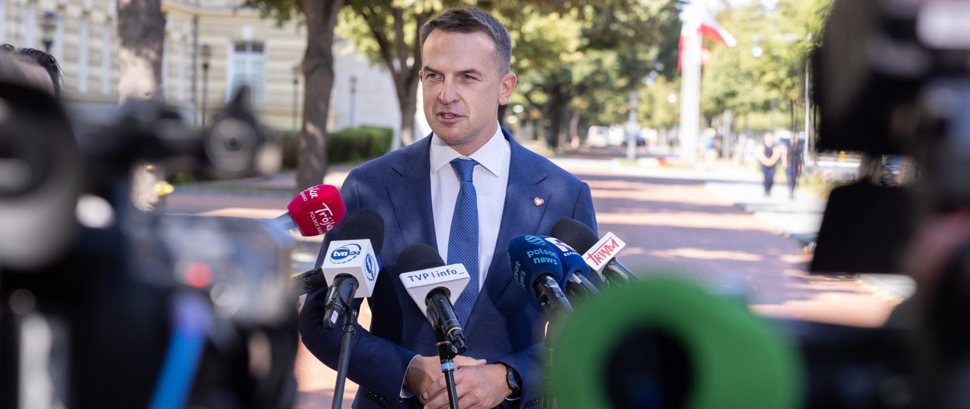 2025.08.14 Warszawa KPRM Konferencja prasowa rzecznika rządu Adama Szłapki po spotkaniu Premiera Donalda Tuska z Prezydentem Nawrockim
Fot. Stefan Maszewski