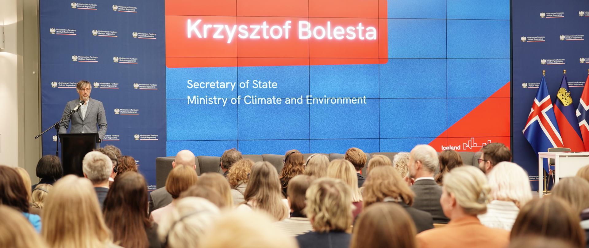 W obecności m.in. wiceministra klimatu i środowiska Krzysztofa Bolesty 20 kwietnia 2026 r. podpisano umowę na realizację programu klimatyczno‑energetycznego. 