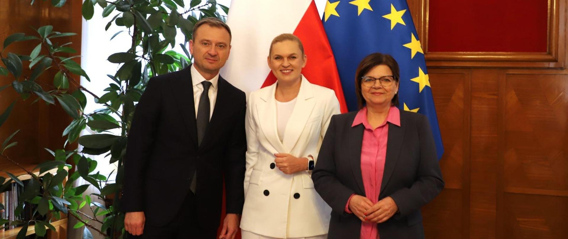 Minister Zdrowia Izabela Leszczyna, minister edukacji narodowej Barbara Nowacka, minister sportu i turystyki Sławomir Nitras