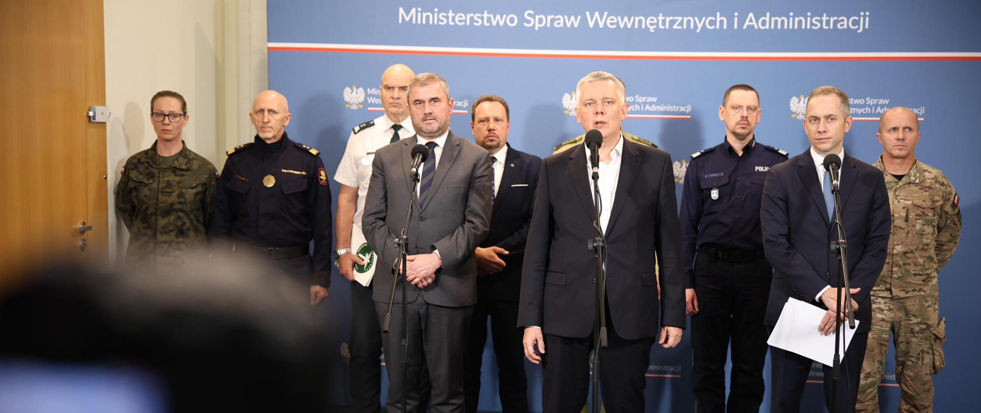 briefing ministra Tomasza Siemoniaka w sprawie podsumowania tygodnia funkcjonowania tymczasowych kontroli na granicach z Niemcami i Litwą