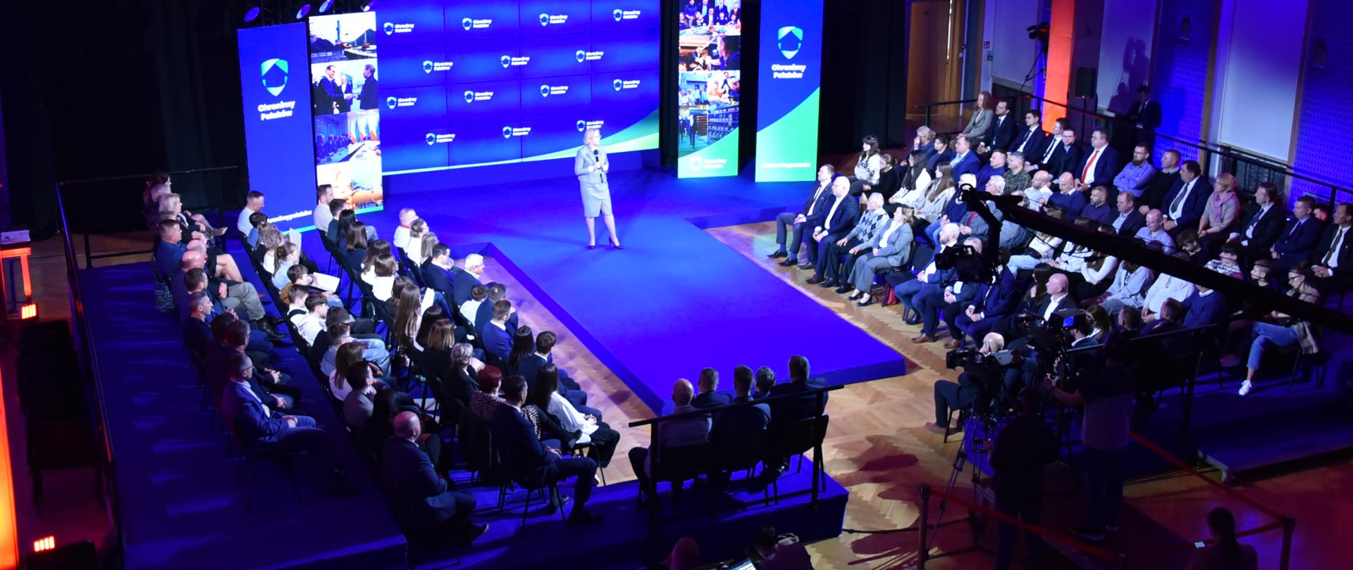 Minister Anna Moskwa podczas konferencji "Chronimy Polaków" w KPRM.