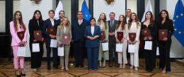 zdjęcie z uroczystości przyznania stypendiów dla studentów medycyny