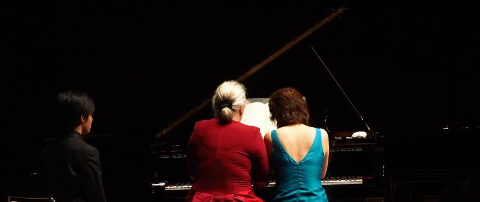 Na zdjęciu z Kei Itoh podczas koncertu w Kioi Hall w Japonii w 2019 roku (zdjęcie udostępnione z archiwów pianistki)