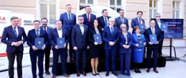 Wiceminister Ireneusz Zyska podczas podpisania listu intencyjnego ws. powstania klastra wodorowo-energetycznego w Legnicy.