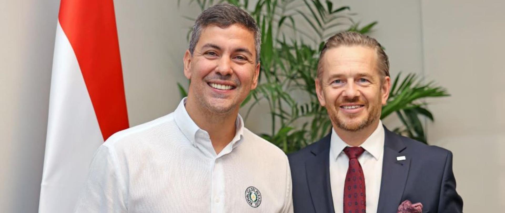 Na zdjęciu (od lewej) Santiago Peña, prezydent Paragwaju i Mariusz Ejsmont, wiceprezes firmy LUG SA.