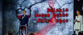 Zdjęcie z gali rozstrzygnięcia II edycji konkursu „Polskie serce pękło. Katyń 1940”